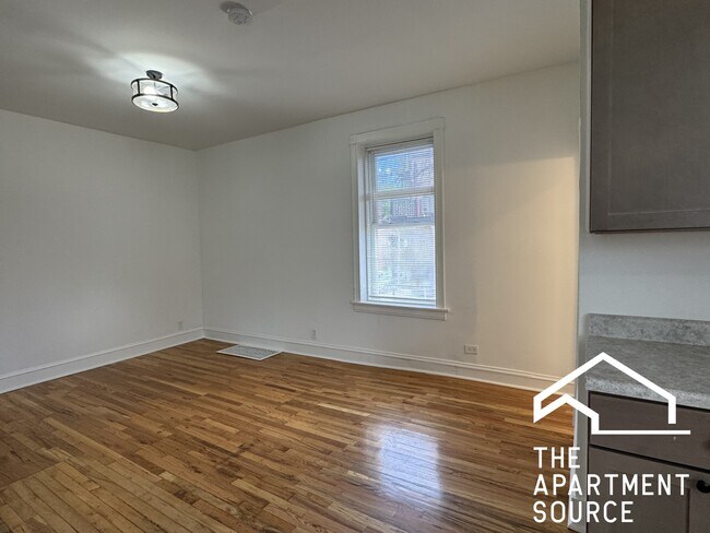 Building Photo - 3915 W Potomac Ave