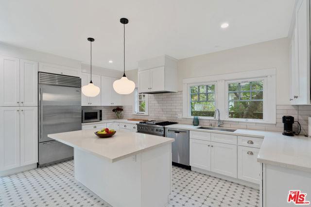 Foto del edificio - 655 S Hudson Ave