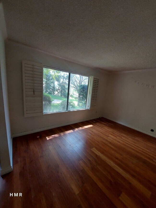 Foto del edificio - 3 bedrooms 3 baths in San Dimas Glenwood T...