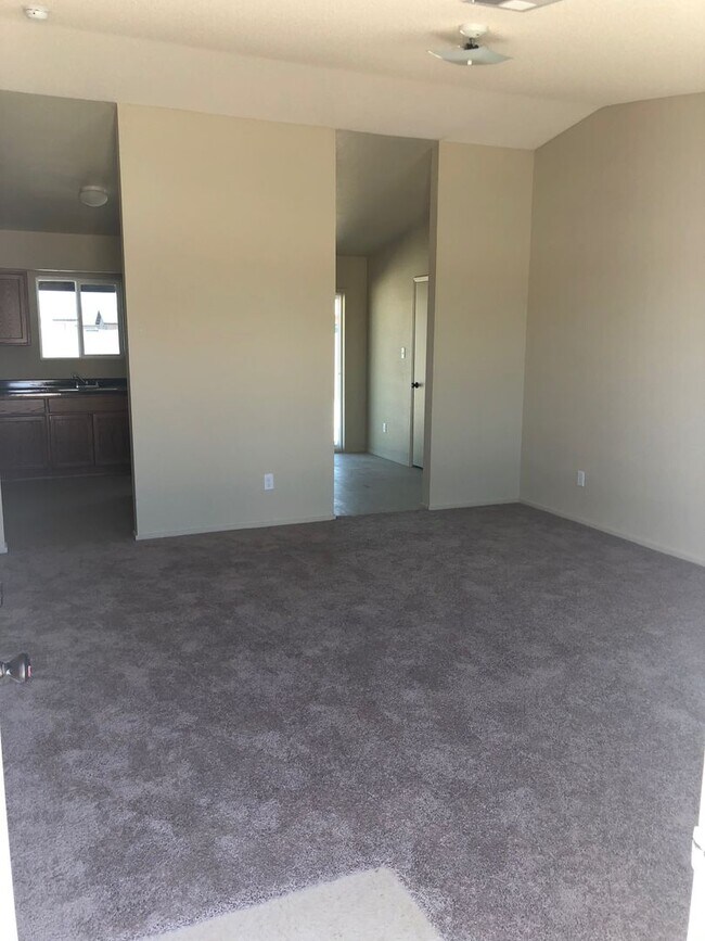 Building Photo - 3 Bedroom Home in Trail Estates!