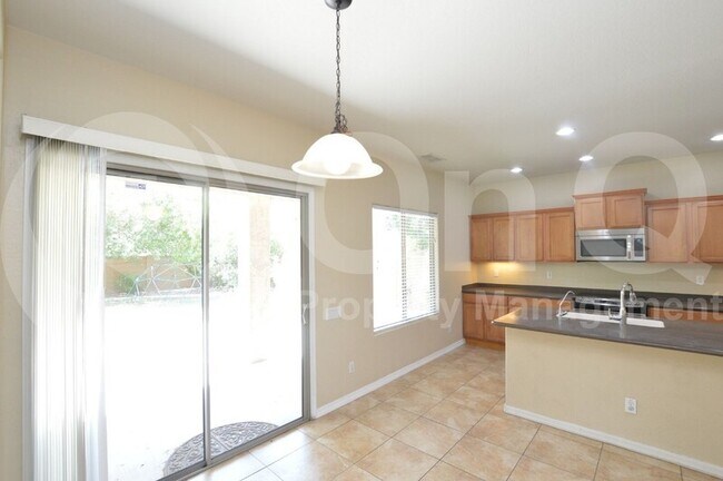 Building Photo - 2209 W Marconi Ave