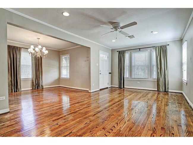 Foto del edificio - 5812 Auden St