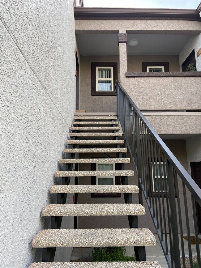 Foto del edificio - 7255 W Sunset Rd