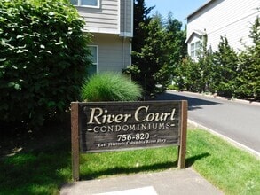 Building Photo - 780 E Historic Columbia River Hwy