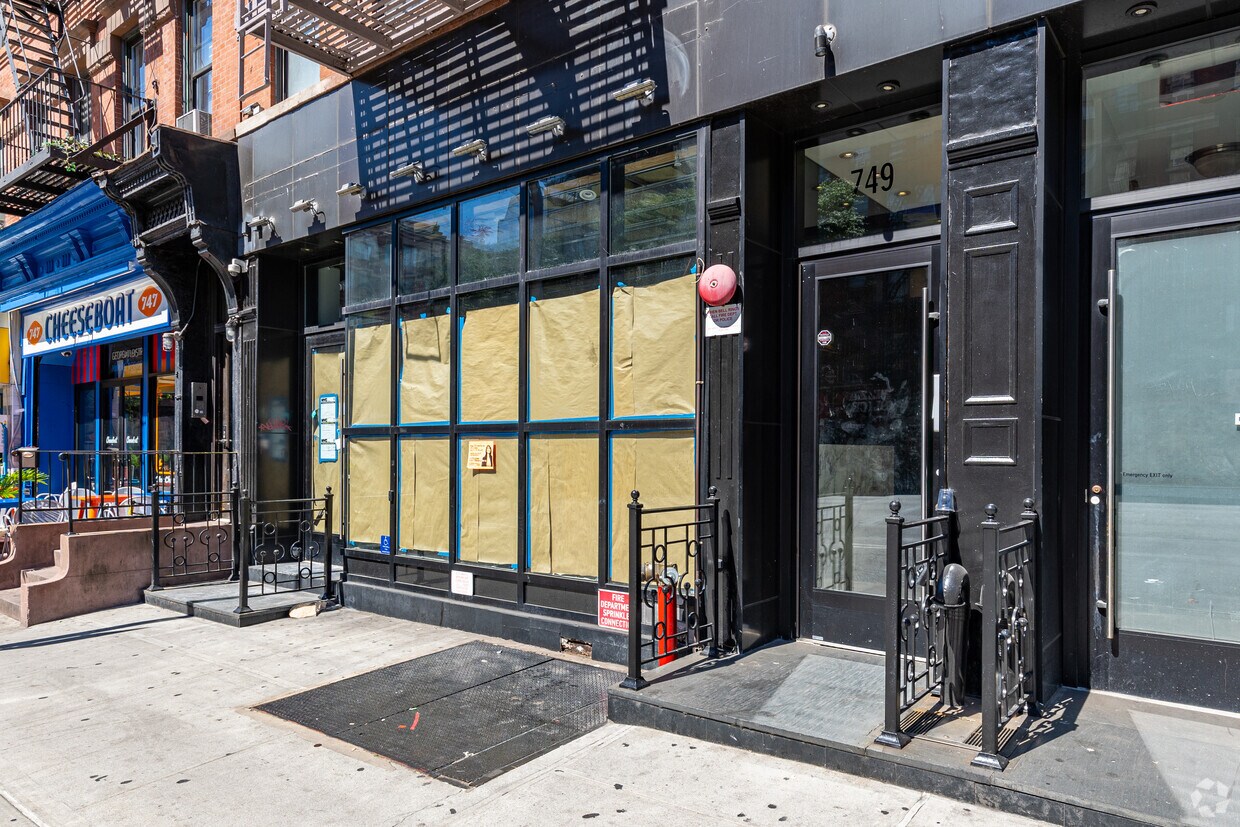 Entrance - 749 Ninth Ave