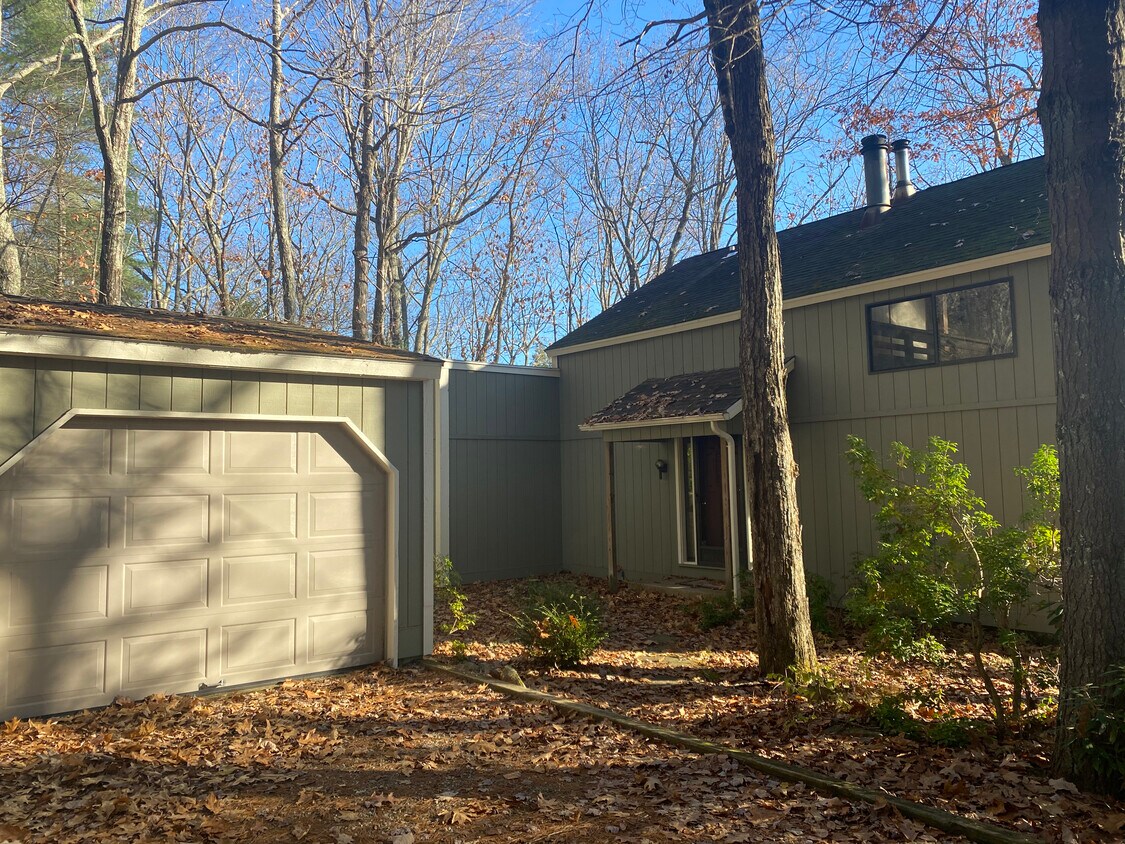 Foto principal - 6 Weldon Ct