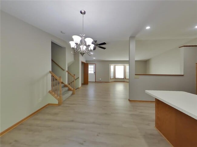 Foto del edificio - 5273 Lannon Ave NE