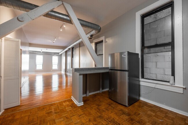 Photo - 1877 N Milwaukee Ave Apartment