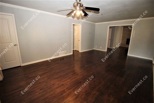 Building Photo - 4084 E 26th St