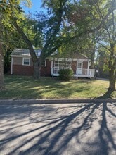 Building Photo - 7229 E Castle Dr