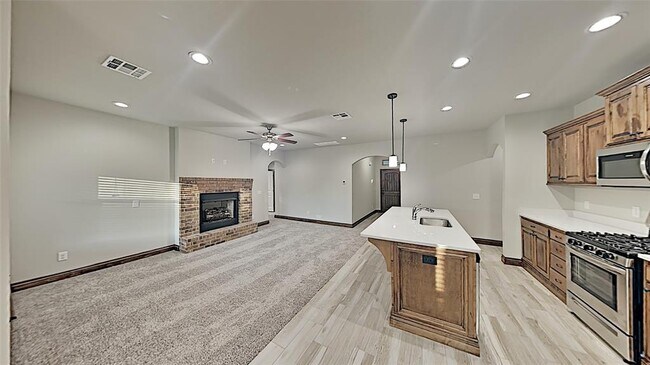 Foto del edificio - 12909 Running Pebble Rd