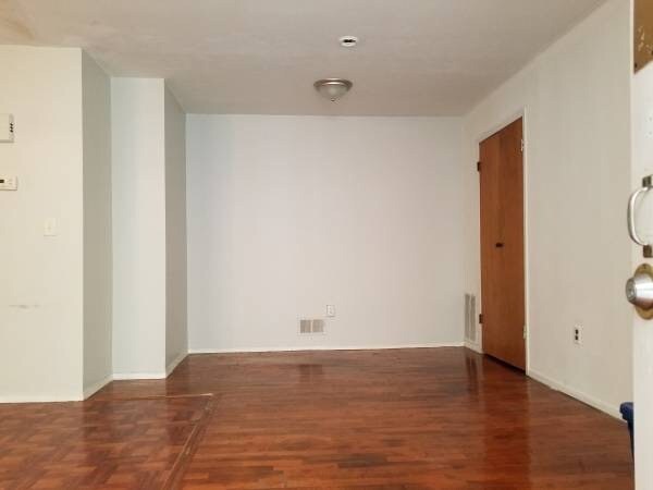 Building Photo - 11 Cherrywood Ct