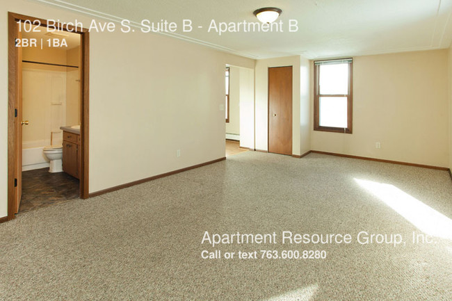 Building Photo - 102 Birch Ave S