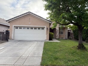 Building Photo - 2235 Hearst St