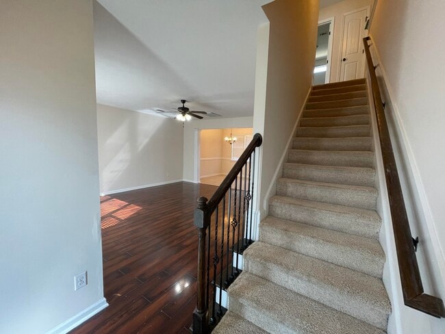 Building Photo - 422 Sebastian Dr