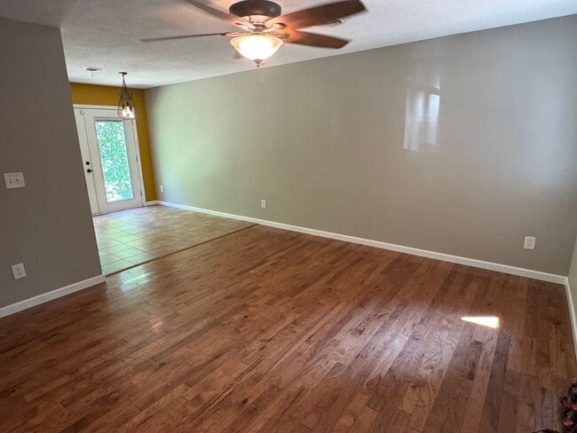 Building Photo - 3 Bedroom 2 Bathroom Home in Greeneville, TN