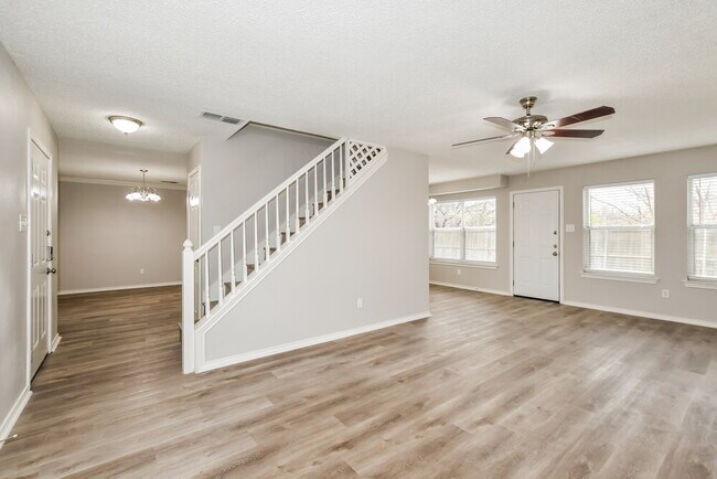 Building Photo - 2529 Tiber River Ln