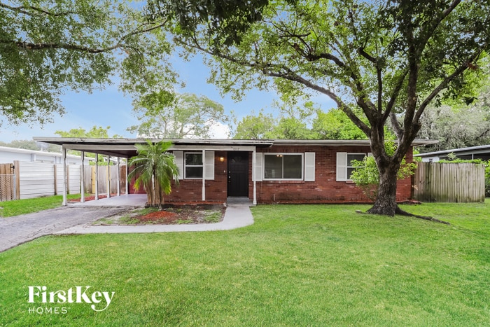 Primary Photo - 10112 N Ashley St