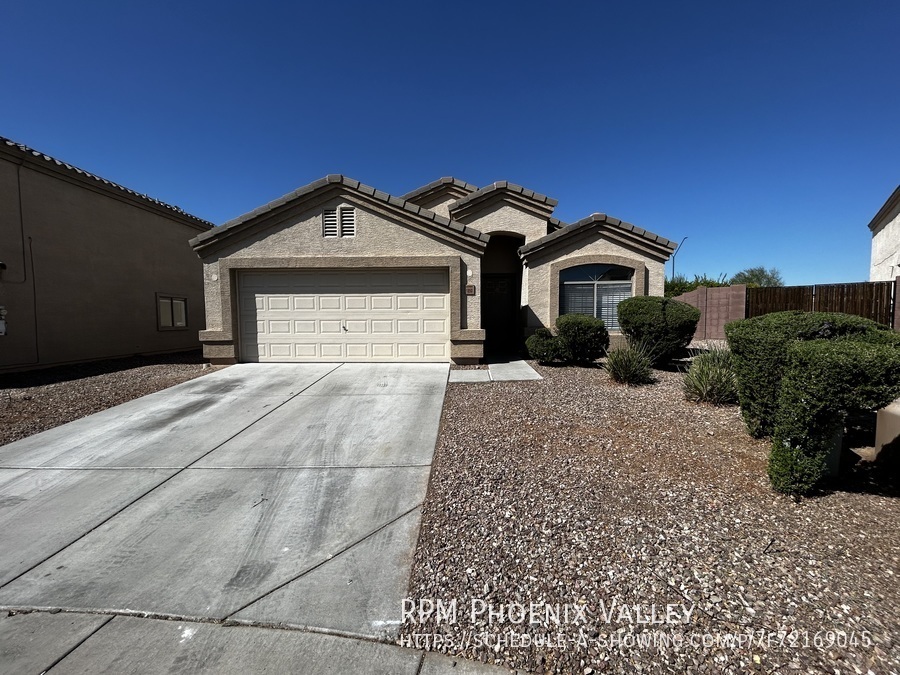 Primary Photo - 3 Bed / 2 Bath Sundance Home with NO Carpe...