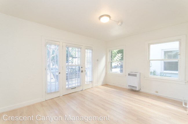 Building Photo - 932 S Berendo St