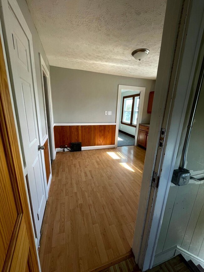 Building Photo - 6711 Dartworth Dr