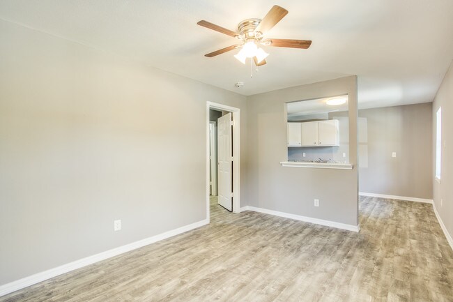 Building Photo - 4914 Kashmere St