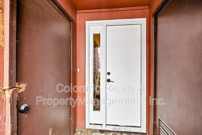 Building Photo - 16432 E 13th Pl
