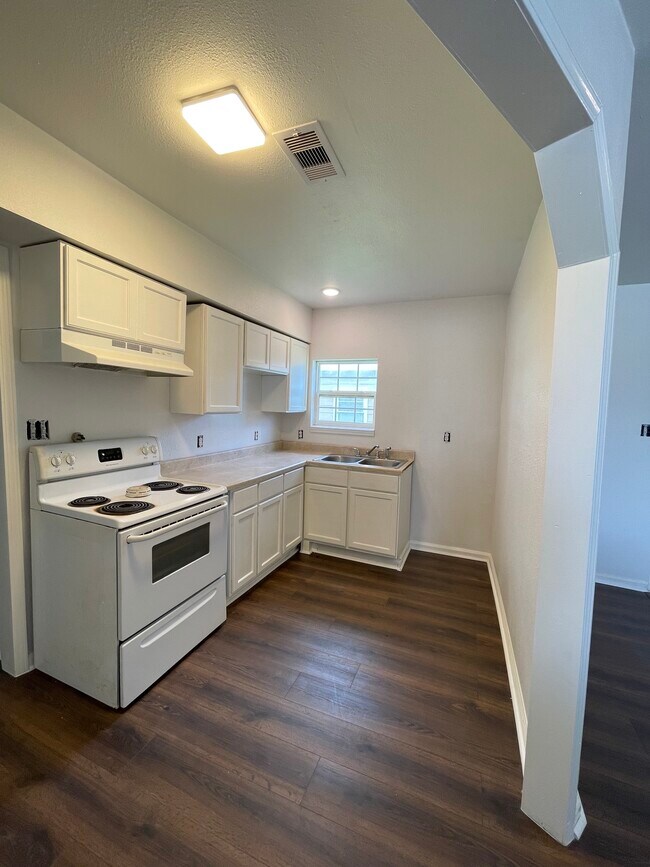 Foto del edificio - 1755 W 6th St