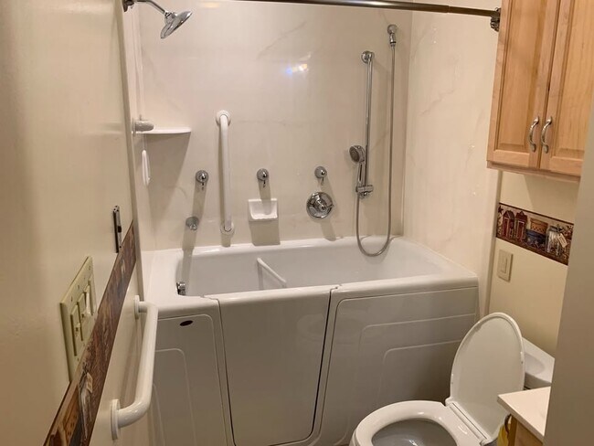 Foto del edificio - 2295 Timpview Dr