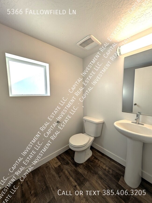 Foto del edificio - 5366 Fallowfield Ln