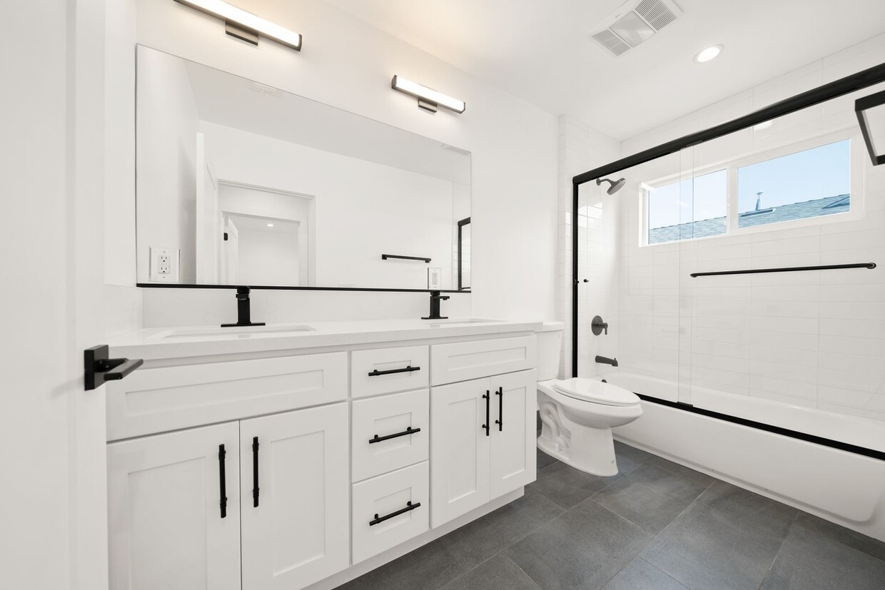 Foto principal - 3504 Sandwood St