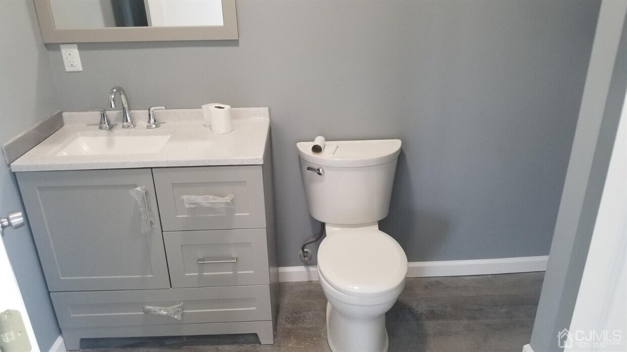 1055 New Market Ave, South Plainfield, NJ 07080 Room for Rent in