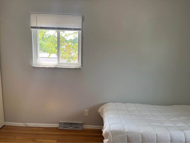 Foto del edificio - 11895 Cedarcreek Dr