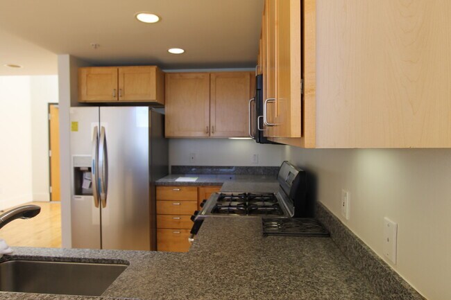 Foto del edificio - EPIC REA: Spacious Live/Work  Loft in SOMA with Rooftop Views