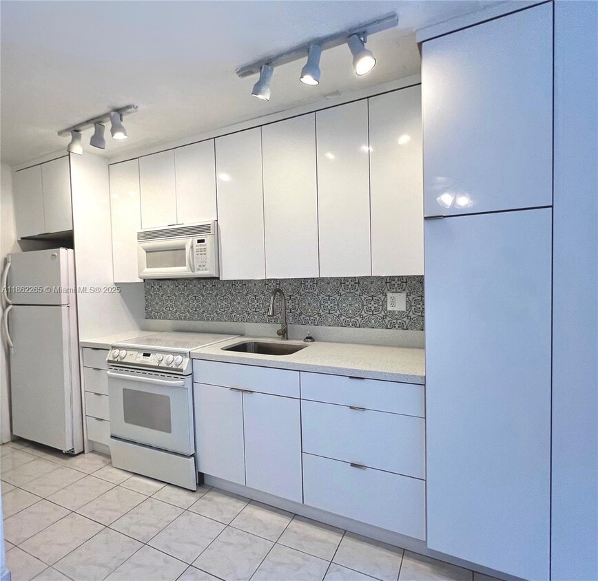 Foto principal - 818 Meridian Ave