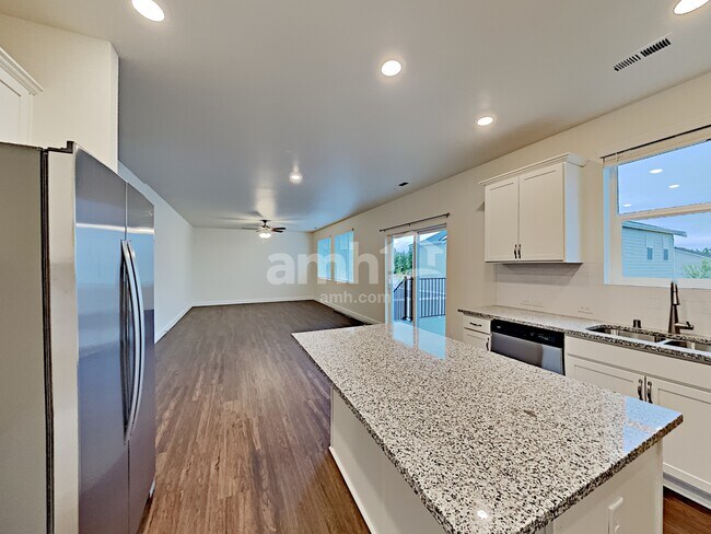 Foto del edificio - 6914 35th Pl NE
