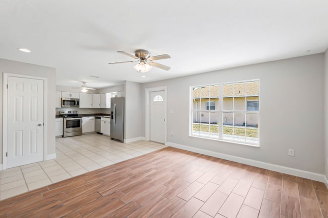 Foto del edificio - 4400 Pine Lake Rd