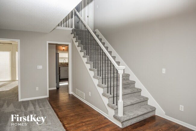 Building Photo - 1500 River Run Dr