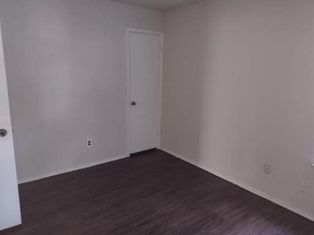 Building Photo - 202 Royal Field Dr