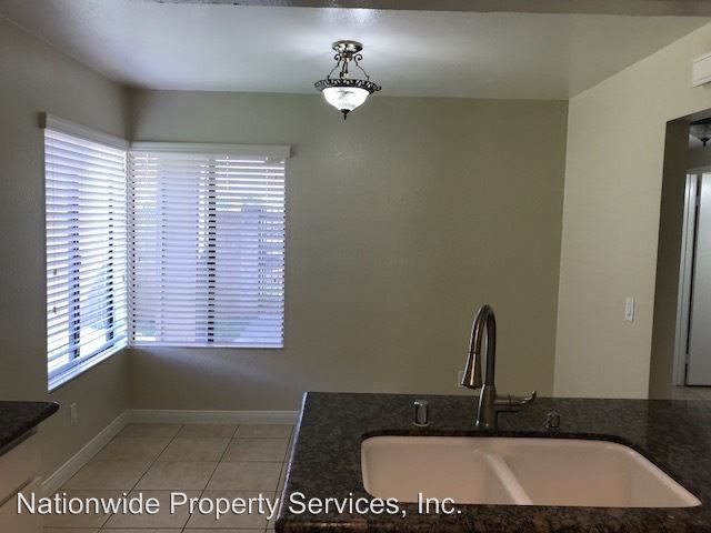 Foto del edificio - 2617 W Columbine Ave