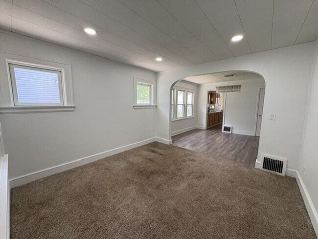 Foto del edificio - 461 Allenford St
