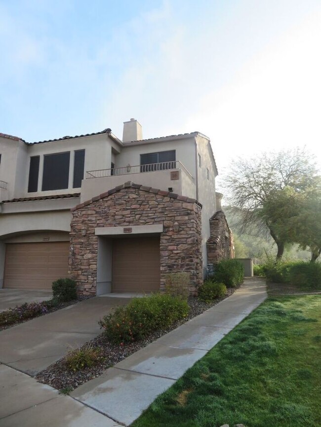 Building Photo - 7445 E Eagle Crest Dr