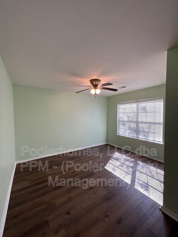 Building Photo - 48 Bushwood Dr