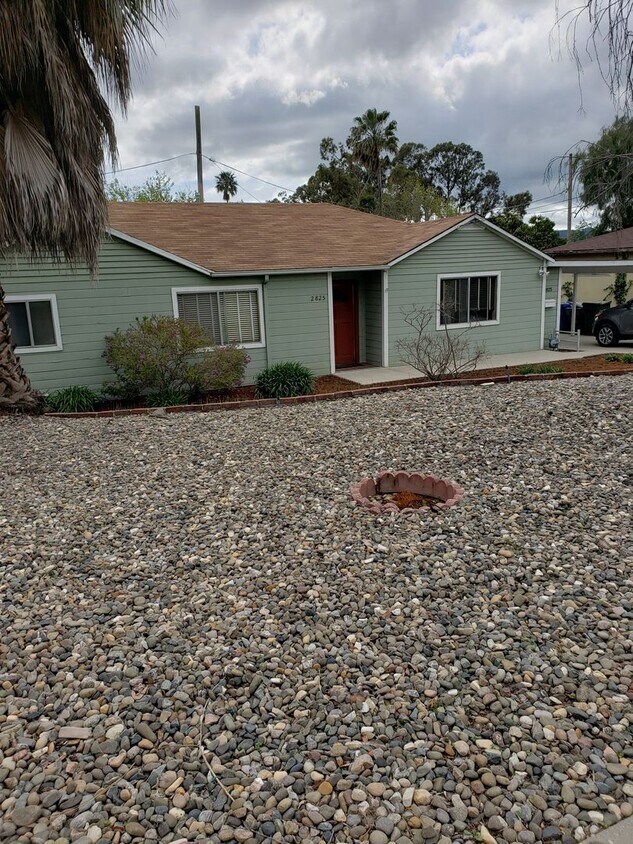 Foto principal - Charming 3 bed/ 2 bath Home
