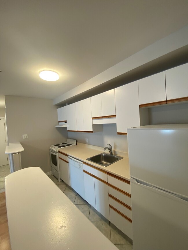 Building Photo - 3034 Windsor St