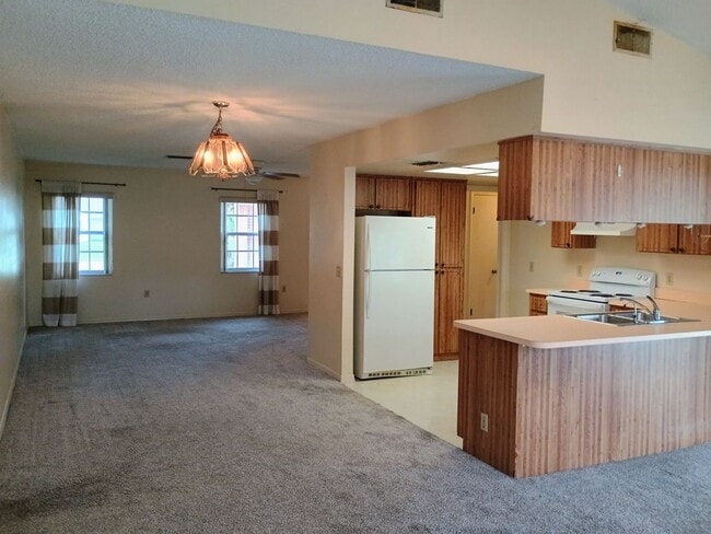 Building Photo - Pool. Privacy. Perfect location. Available...