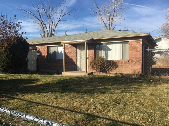 Primary Photo - Reno Duplex - 1 Small Pet Friendly, Garage...