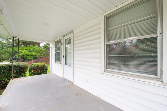 Building Photo - 3 Bedroom home in a Prime Raleigh Location!