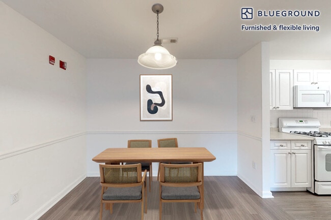 Foto del edificio - 200 Avalon Dr