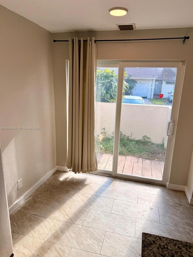 Foto del edificio - 833 NW 81st Terrace